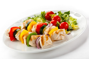 mäso zelenina na grile jedlo